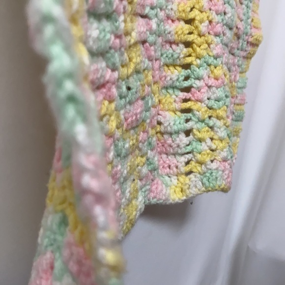 Beautifully stitched multi colored hand made crochet baby throw.‎ Sz 22” x 42” - Picture 5 of 7